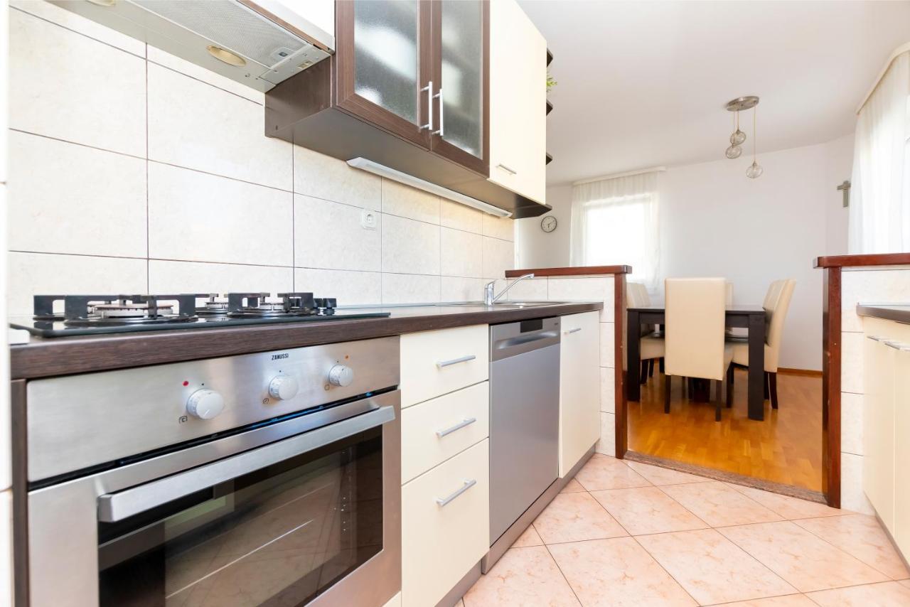 Apartment Pepalo,Omis Free Parking מראה חיצוני תמונה